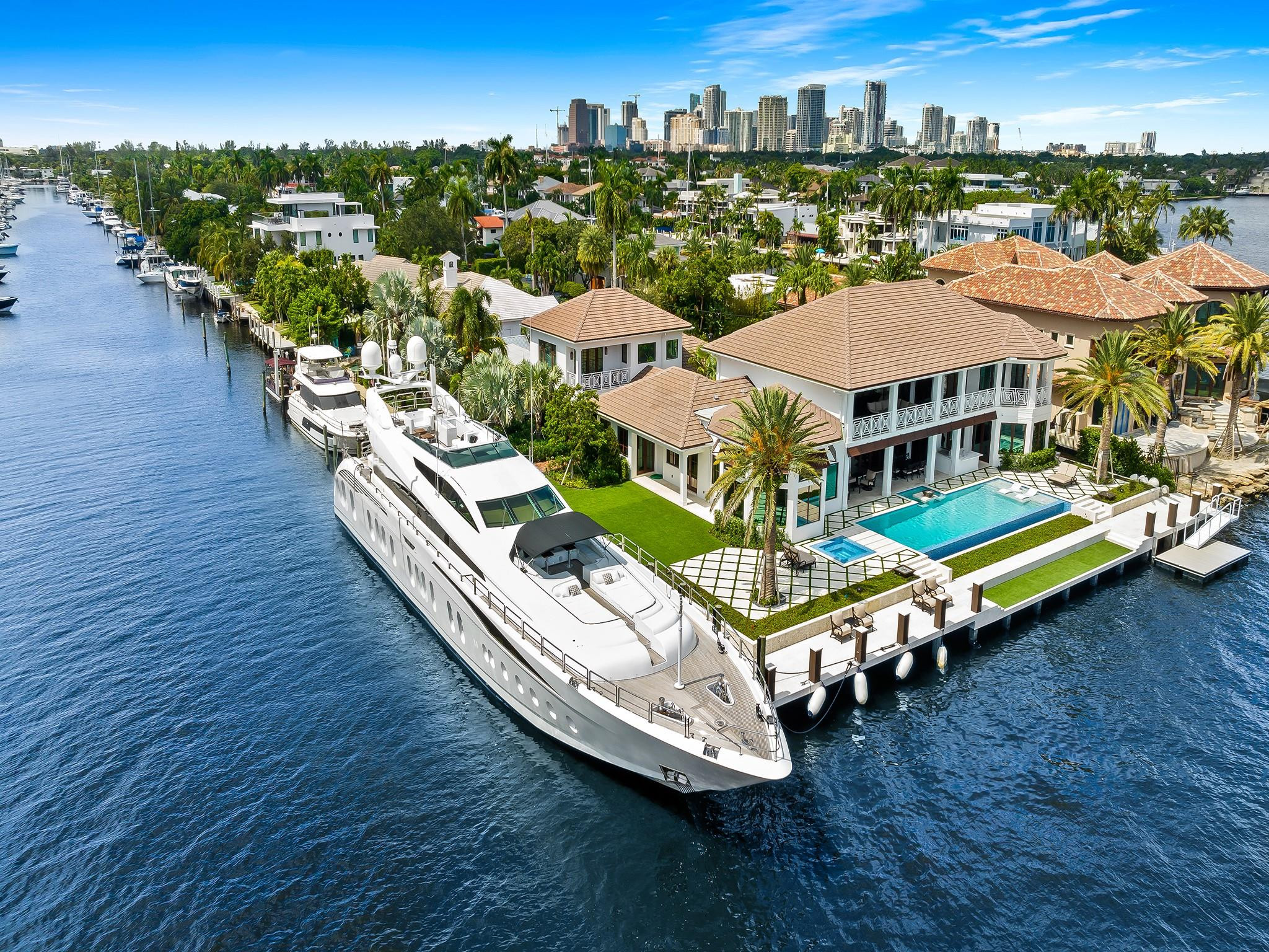 Lauderdale Harbours